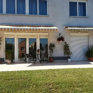 Homy In Buda, With Safe Garage And Terrace Apartament